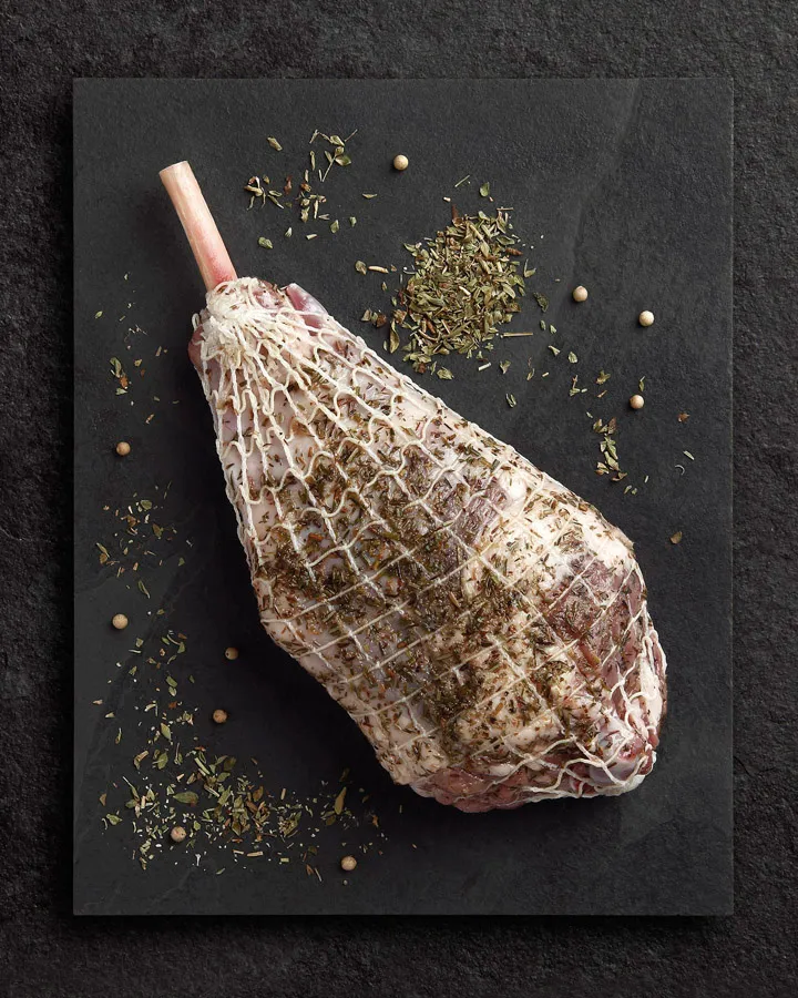 Pierna de lechazo con romero y tomillo