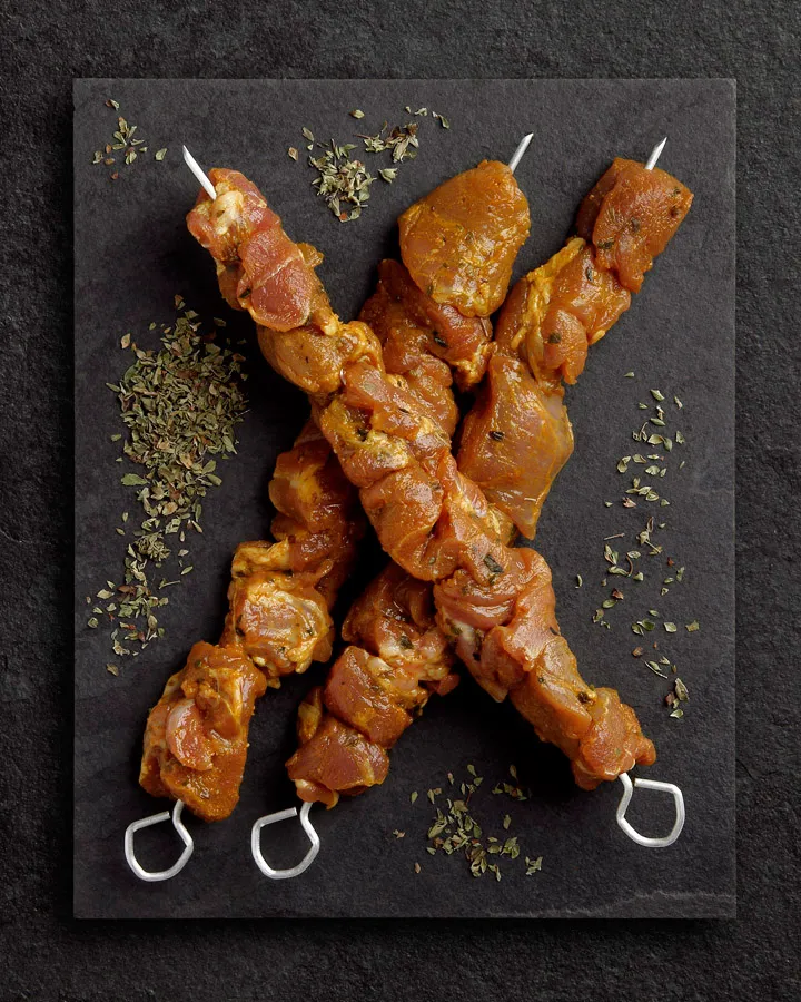 Brocheta de cordero «Pincho moruno»