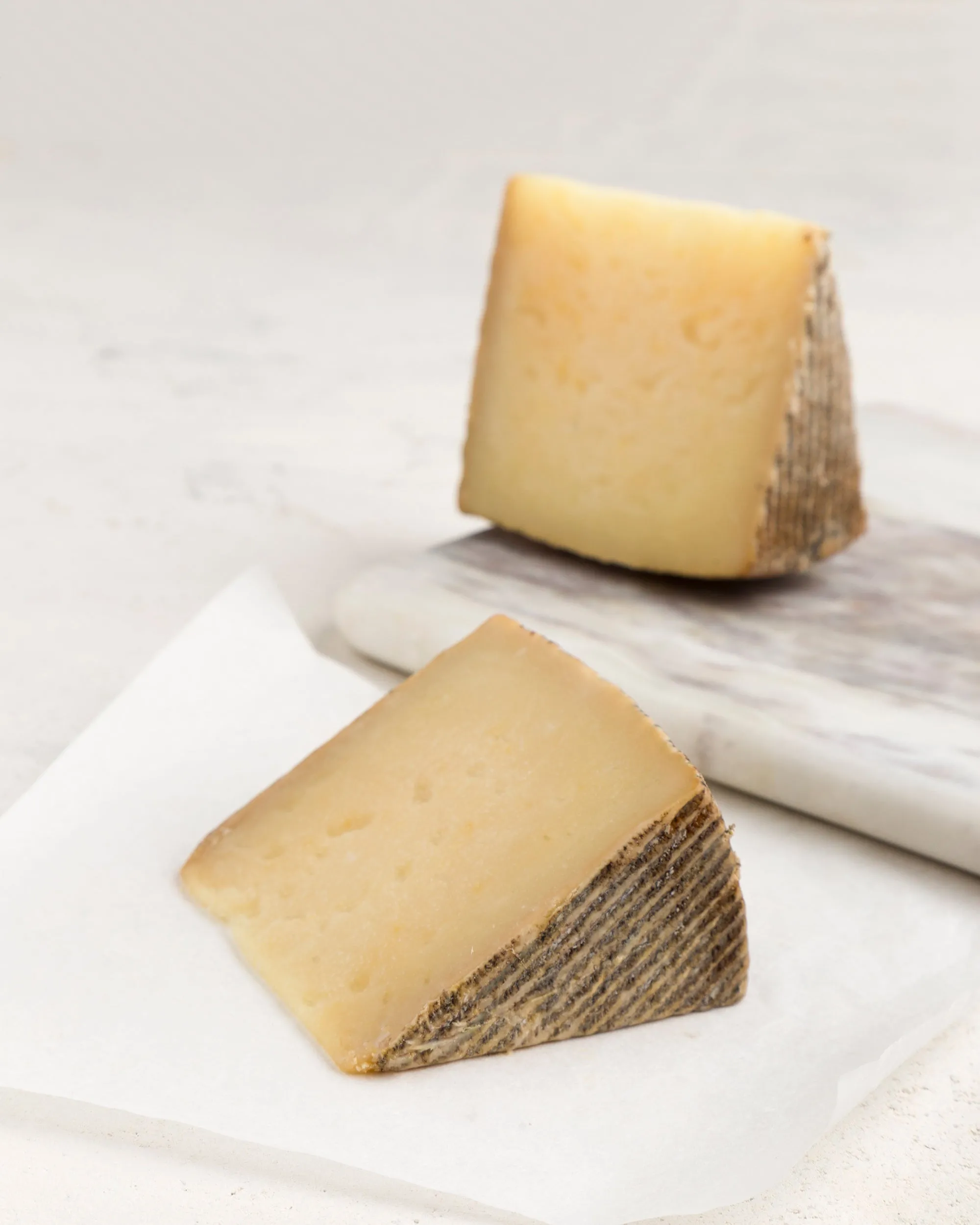 Queso añejo de leche cruda de oveja 180 g