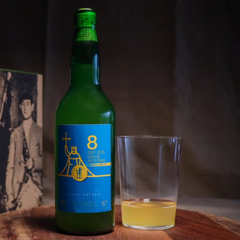 CAJA DE 4 BOTELLAS DE SIDRA EDICIÓN ESPECIAL DÍA DE ASTURIAS