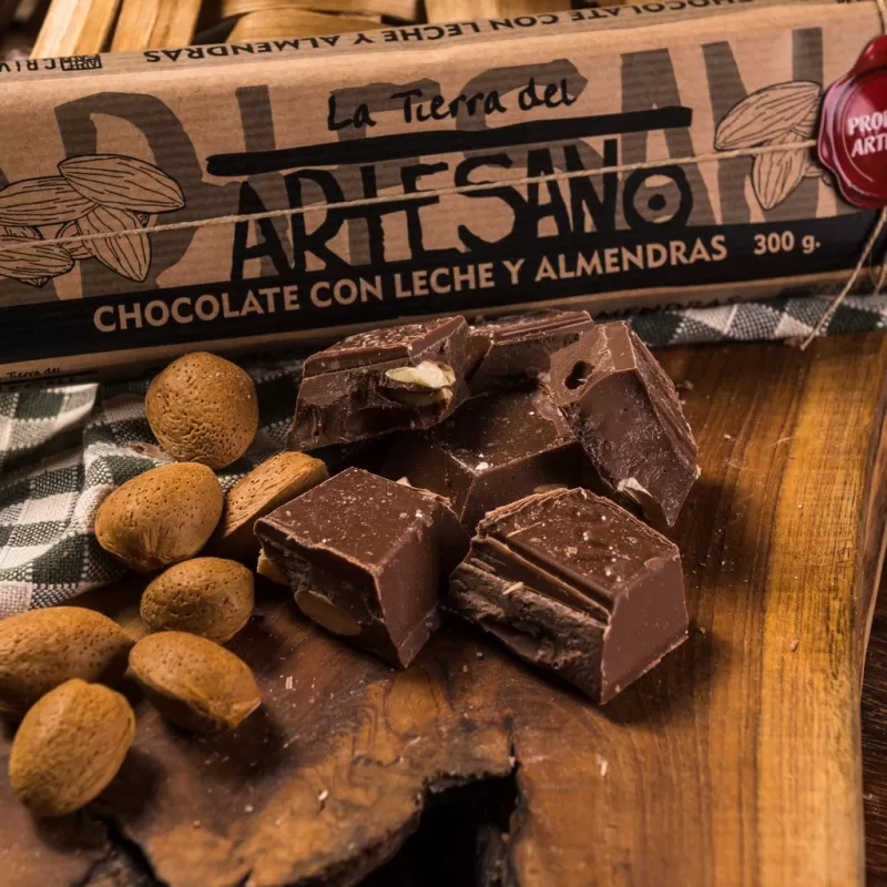 CHOCOLATE GOURMET CON LECHE Y ALMENDRAS (300 g.)