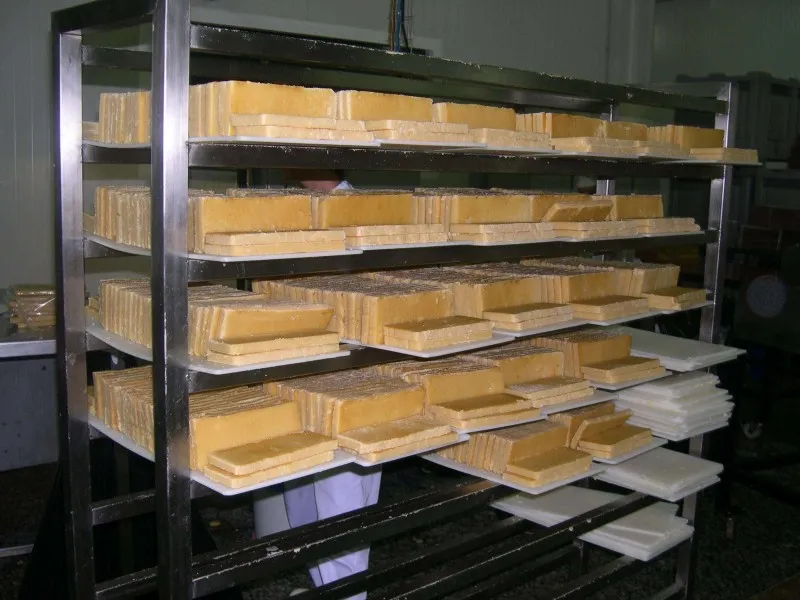 Caja de 12 unidades de Turrón de Yema Tostada Pico 200 grs