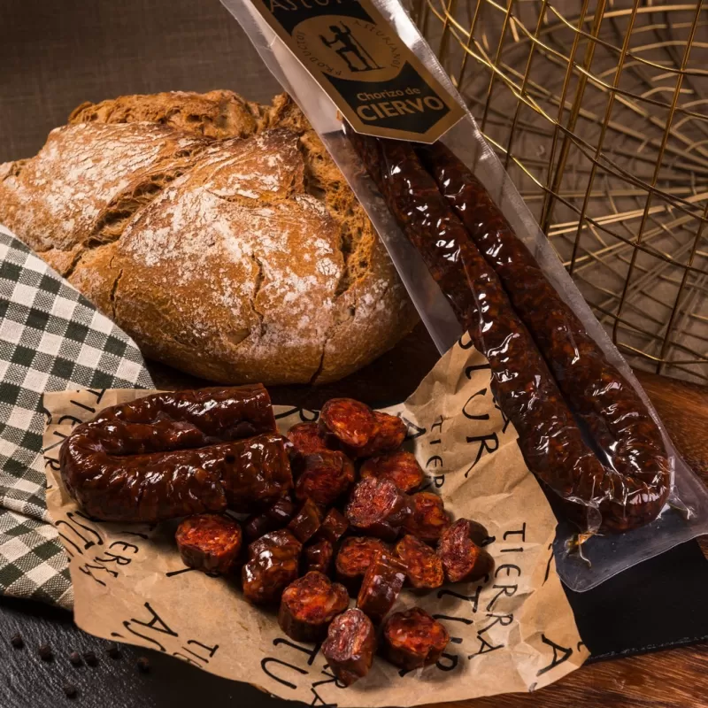 EMBUTIDO DE CIERVO (300 g.)