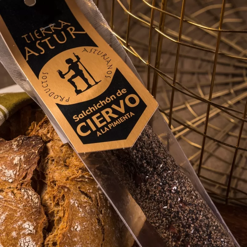 EMBUTIDO DE CIERVO A LA PIMIENTA (350 g.)