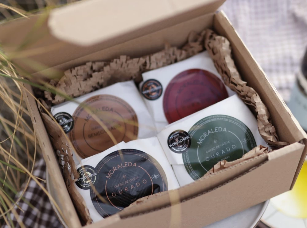 Cesta Regalo de Quesos Artesanales La Mancha World Cheese Award (1.2Kg)