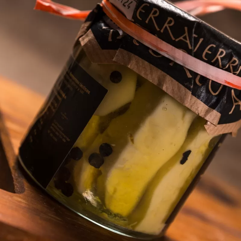 QUESO DE VACA DE GRAO EN ACEITE OLIVA (230 Grs.)